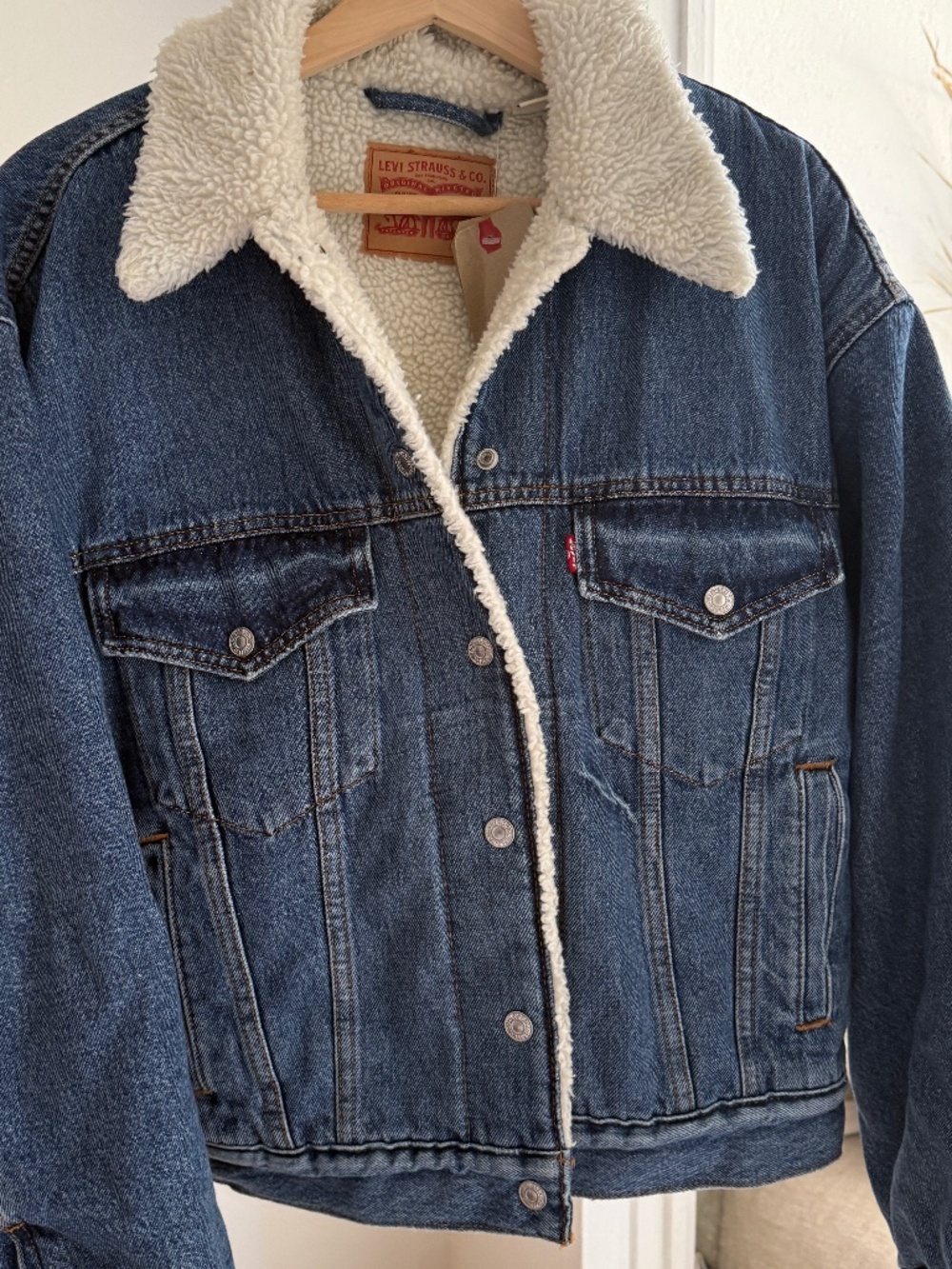 New Levi’s ’90s Sherpa Trucker Jacket – NWT
